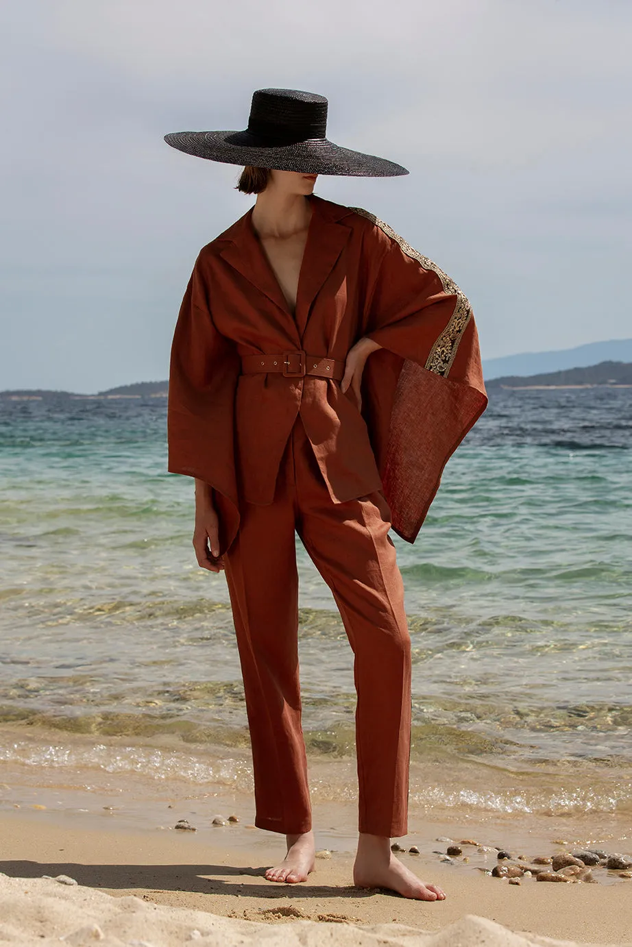 BROWN SUIT SET WITH BELT IN LINEN
