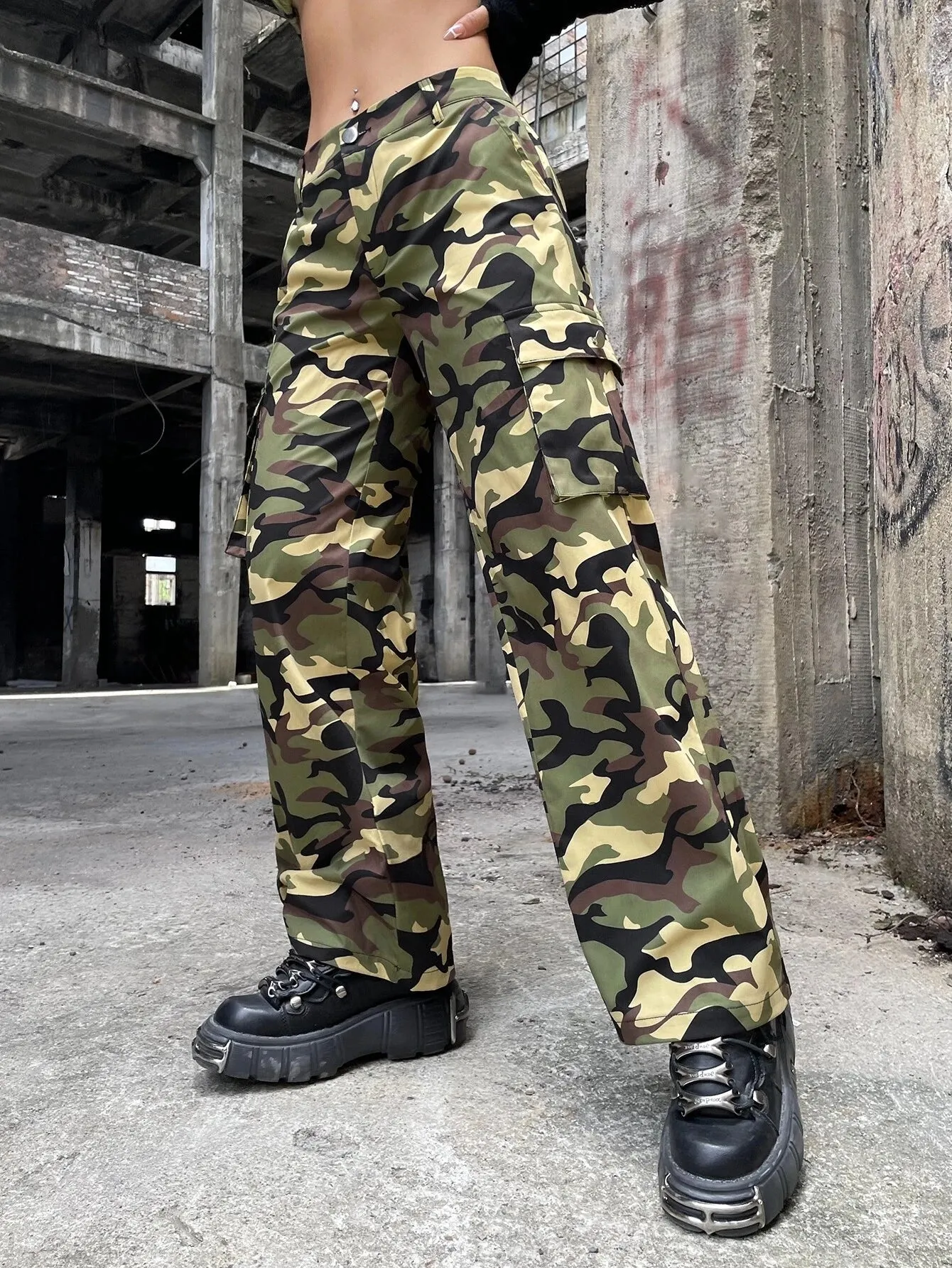 Camo Printed Pocket Cargo Pants