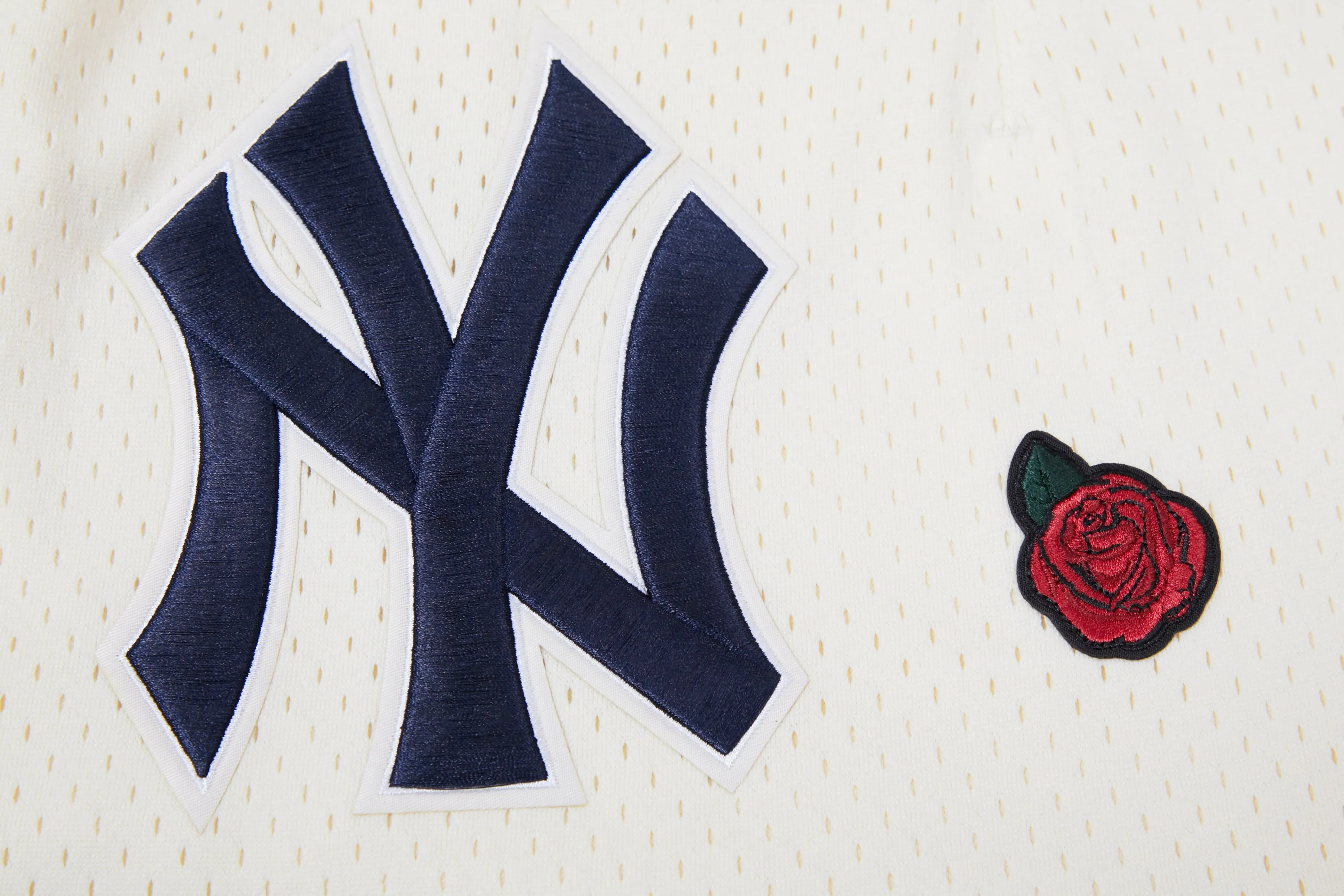 MLB NEW YORK YANKEES ROSES MEN'S MESH SHORT (EGGSHELL)