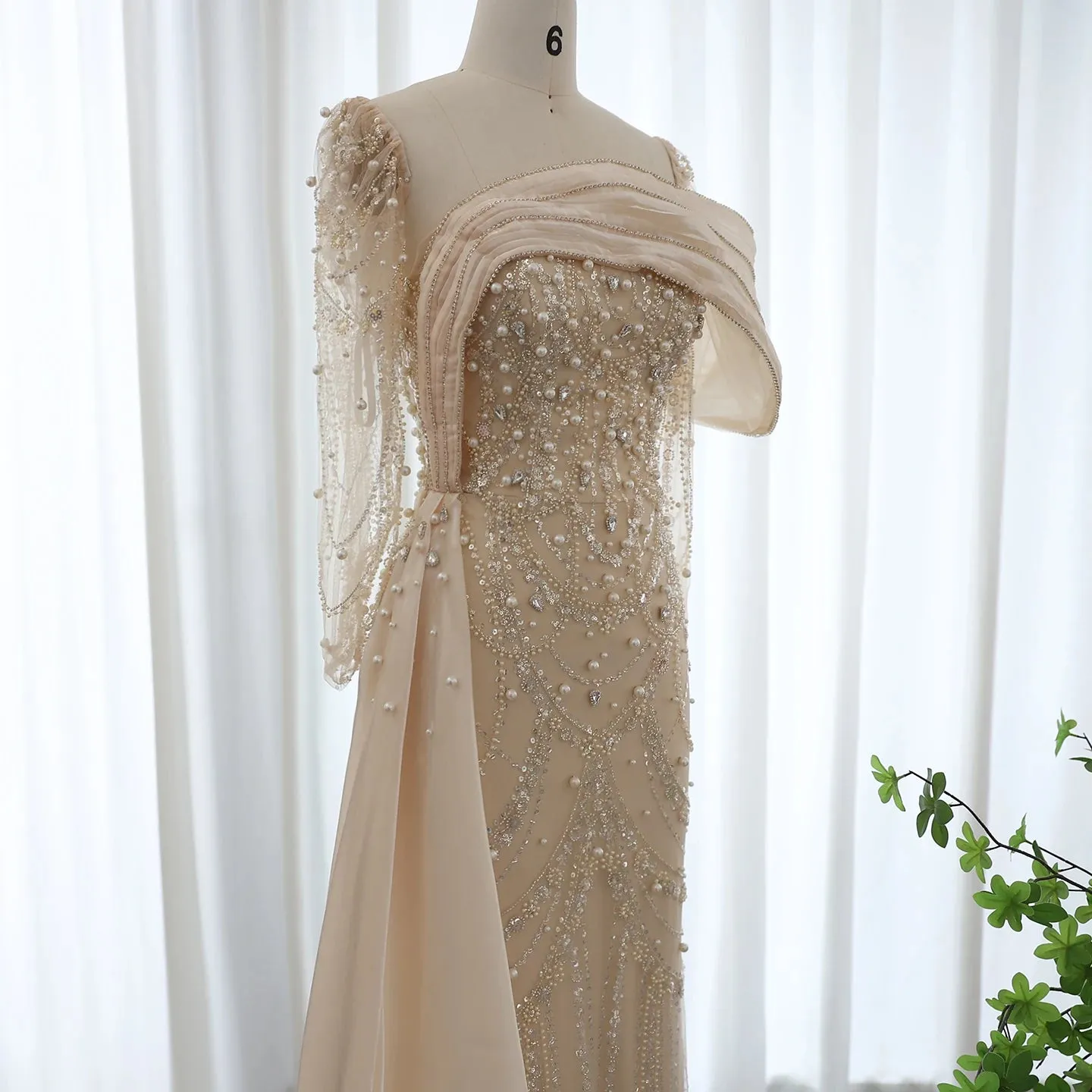 New High Fashion Luxurious Hand Beaded Evening dress