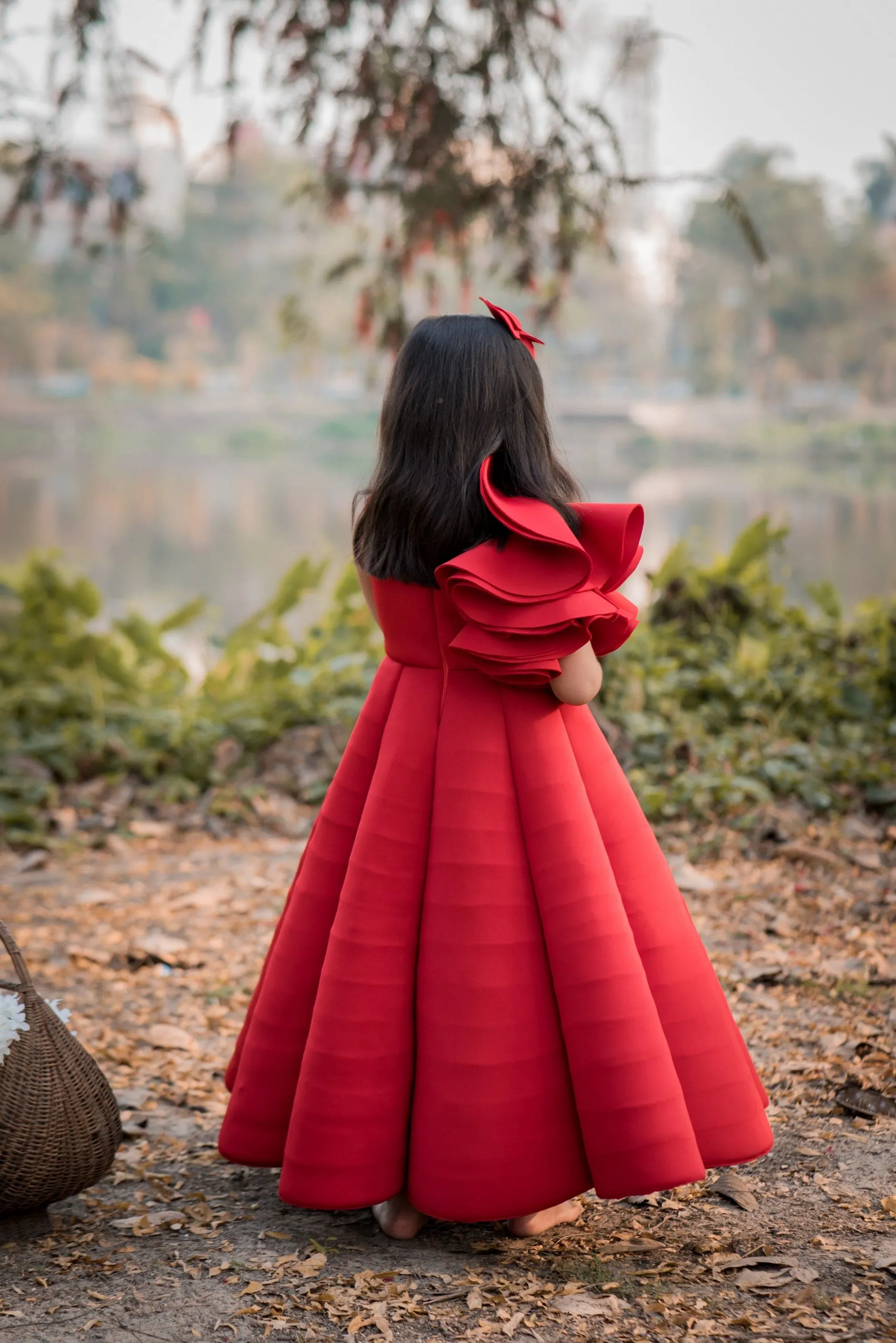 Pre-Order: Red Carpet One-shoulder Ruffled-Sleeve Gown